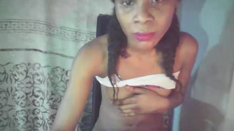 Snapshot of luckymadequeen chatting on 09/18/25, 07:10 Gloria online show from 09/18/25, 07:10