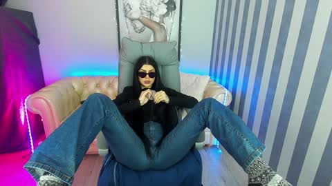Monika online show from 02/07/25, 09:37