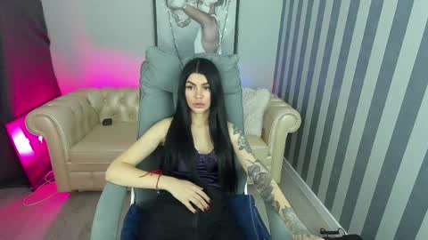 Monika online show from 03/04/25, 09:18