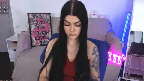 Monika online show from 11/02/25, 10:28