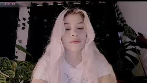 luckysapphire777 online show from 10/09/25, 09:07