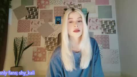 Snapshot of luckysapphire777 chatting on 12/17/25, 09:37 luckysapphire777 online show from 12/17/25, 09:37
