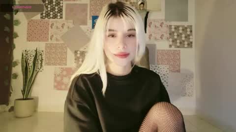 Snapshot of luckysapphire777 chatting on 04/24/26, 01:57 luckysapphire777 online show from 04/24/26, 01:57