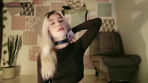 Snapshot of luckysapphire777 chatting on 05/31/26, 11:06 luckysapphire777 online show from 05/31/26, 11:06