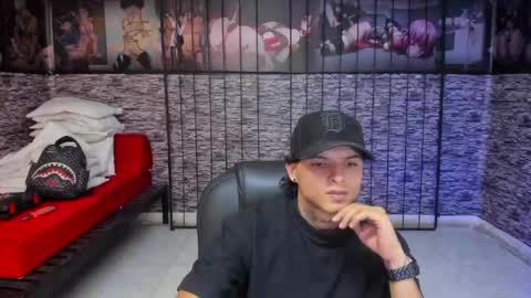 Snapshot of luckyy_boy_ chatting on 04/20/26, 10:44 Lucky online show from 04/20/26, 10:44