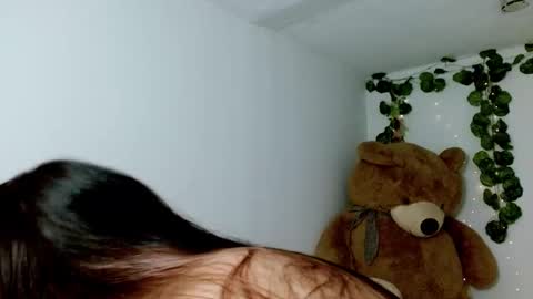 Snapshot of lucy1609 chatting on 10/24/25, 08:05 lucy1609 online show from 10/24/25, 08:05