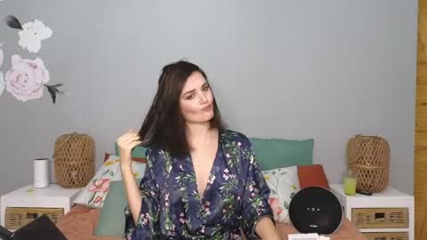 Lucy online show from 06/04/26, 08:59
