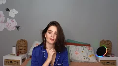 Lucy online show from 06/24/26, 09:03