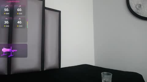   online show from 10/12/25, 04:33