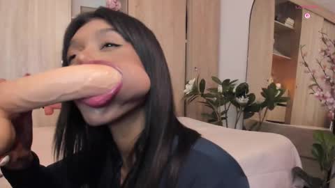 Paula           online show from 10/01/25, 01:00