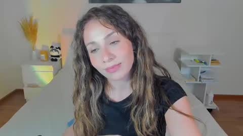 lucy__ray online show from 12/05/24, 08:44