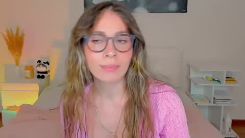 lucy__ray online show from 12/08/24, 06:17