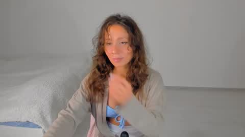 lucy__ray online show from 12/01/25, 11:32