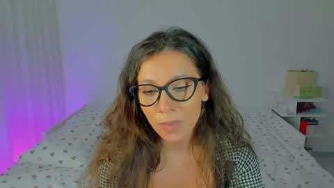 lucy__ray online show from 04/22/26, 09:27