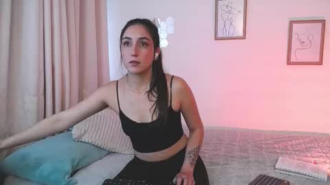 Lucia online show from 11/13/25, 07:02