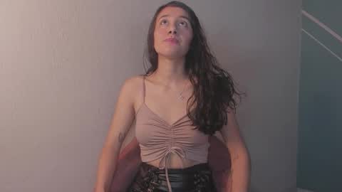 Snapshot of lucy_bluesea chatting on 02/01/26, 08:18 Lucy Herrera online show from 02/01/26, 08:18