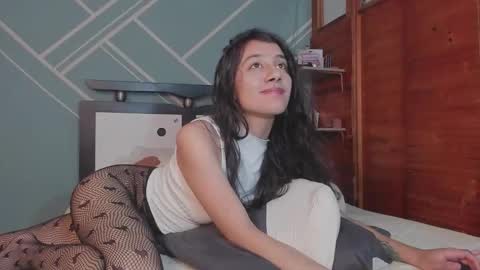 Snapshot of lucy_bluesea chatting on 02/12/26, 12:27 Lucy Herrera online show from 02/12/26, 12:27