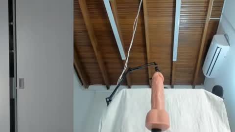 Lucy carterr  online show from 09/10/25, 04:29