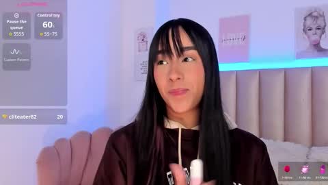 Snapshot of lucy_ev chatting on 09/24/25, 05:00 Lucy online show from 09/24/25, 05:00