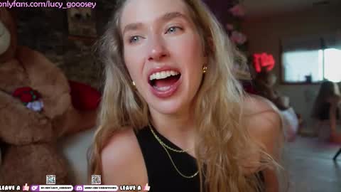 Snapshot of lucy_gooosey chatting on 03/01/26, 12:01 Lucy. online show from 03/01/26, 12:01