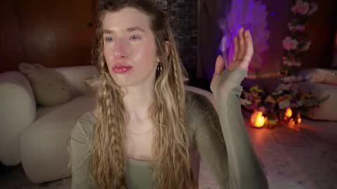 Snapshot of lucy_gooosey chatting on 03/11/26, 02:17 Lucy. online show from 03/11/26, 02:17