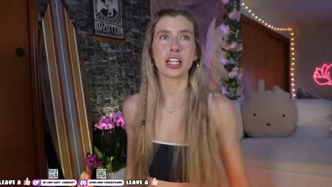 Snapshot of lucy_gooosey chatting on 04/08/26, 01:05 Lucy. online show from 04/08/26, 01:05
