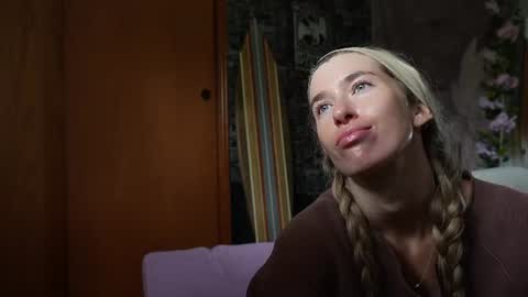 Lucy. online show from 06/17/26, 05:25