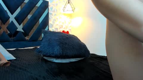 lucy_harris_ online show from 02/11/25, 01:41