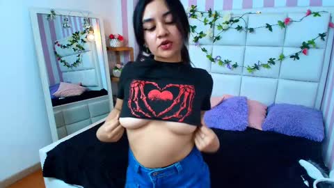 lucy_harris_ online show from 02/12/25, 10:59