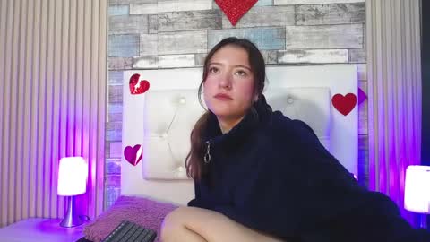 lucy_hs online show from 02/13/25, 06:52