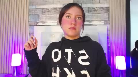 lucy_hs online show from 02/14/25, 04:15