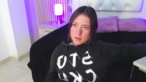 lucy_hs online show from 02/14/25, 07:17