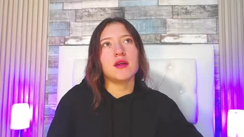 lucy_hs online show from 02/18/25, 04:58