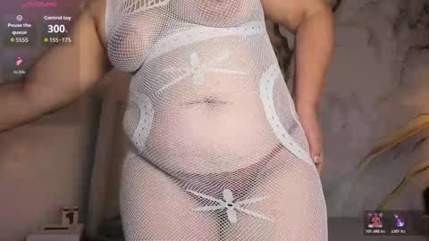 Snapshot of lucy_milf_474 chatting on 02/21/26, 12:17 Lucy online show from 02/21/26, 12:17