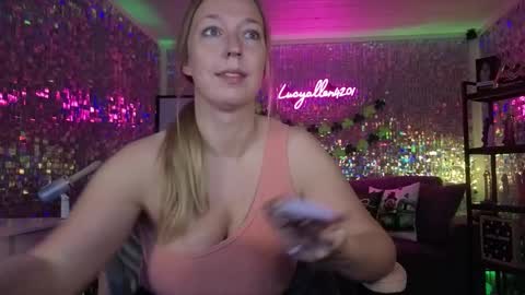 lucyallen4201 online show from 03/19/26, 10:30