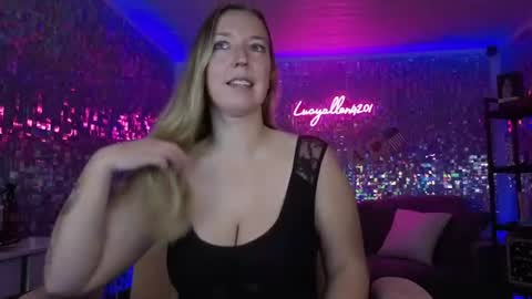 Snapshot of lucyallen4201 chatting on 06/18/26, 12:09 lucyallen4201 online show from 06/18/26, 12:09