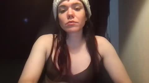 Snapshot of lucylarsonisbored chatting on 01/18/25, 08:20 Lucy Larson online show from 01/18/25, 08:20