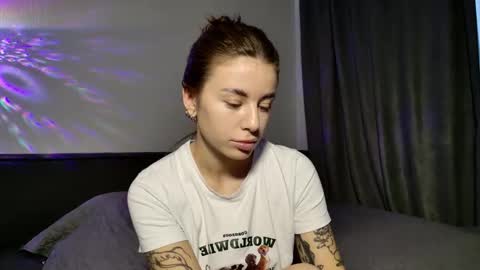 Snapshot of lucyrait chatting on 11/06/25, 09:43 Lucy online show from 11/06/25, 09:43