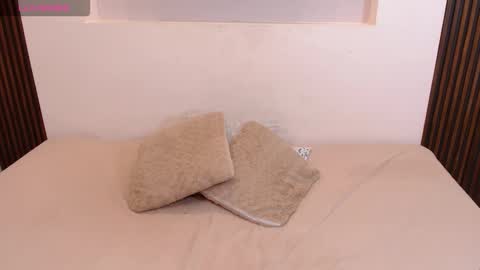 lucystar3 online show from 09/30/25, 12:54