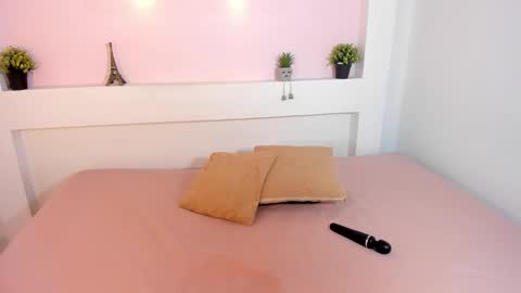 lucystar3 online show from 10/28/25, 01:47