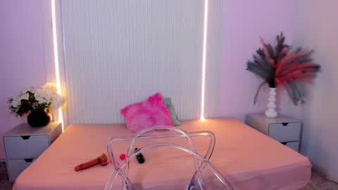Lucy Wold online show from 06/06/26, 07:40