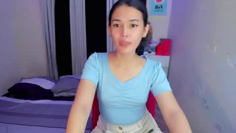 Snapshot of lucyx143 chatting on 05/17/26, 09:33 Lucy online show from 05/17/26, 09:33