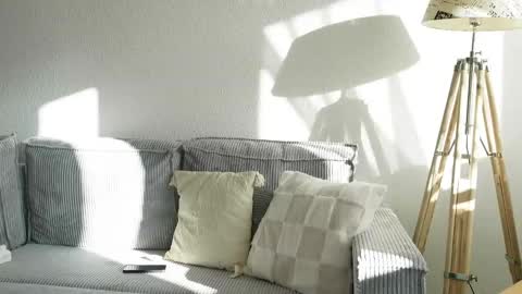 Snapshot of lucyxlou chatting on 12/01/25, 12:10 lucyxlou online show from 12/01/25, 12:10