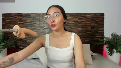 Lucy Liiu online show from 06/09/26, 08:09