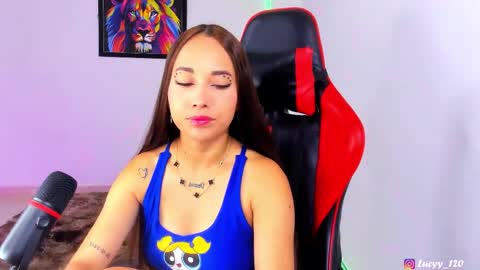 Snapshot of lucyy_rose chatting on 02/06/26, 12:48 o online show from 02/06/26, 12:48