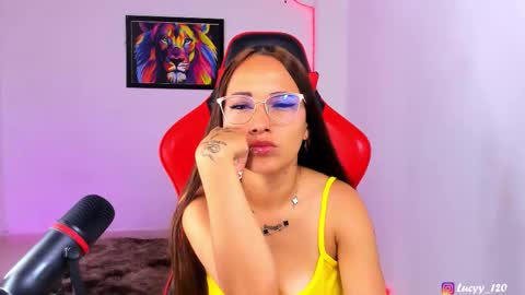 Snapshot of lucyy_rose chatting on 02/21/26, 12:55 o online show from 02/21/26, 12:55