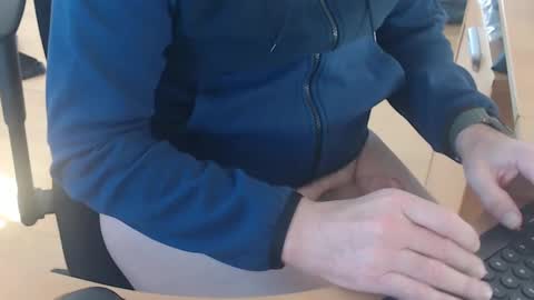 Snapshot of lud1967 chatting on 01/03/25, 12:30 lud1967 online show from 01/03/25, 12:30