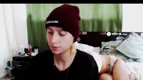 Snapshot of lugiiz05_ chatting on 11/16/25, 03:50 lugiiz05_ online show from 11/16/25, 03:50