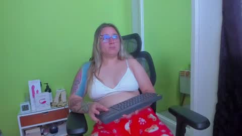 luigi0004 online show from 07/25/26, 12:14