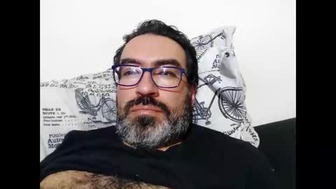 Snapshot of luis2988z chatting on 09/28/25, 03:12 Hairyman online show from 09/28/25, 03:12